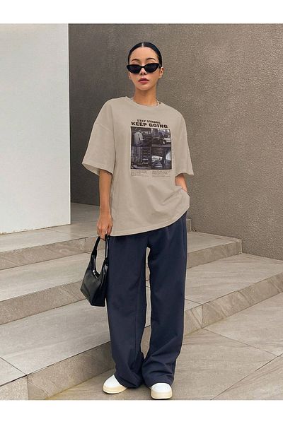 trendgar μπεζ συνεχίστε με εμπριμέ unisex oversize μπλουζάκι