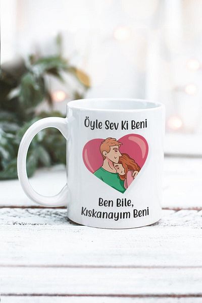 Yaprak Hediyelik كوب بتصميم "Love Me" لعيد الحب