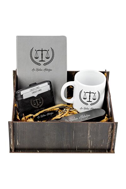 Yaprak Hediyelik Kişiye Özel Avukatlar Günü Ajanda Kupa Kartlık Kalem Ve Anahtarlık Seti
