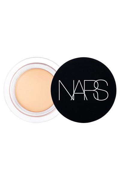 Nars SOFT MATTE COMPLETE-Hyaluronic Acid All-Day Matte Finish Concealer with Vitamin A&C&E