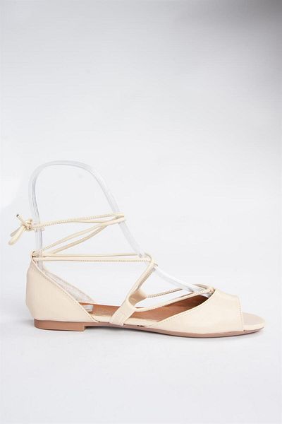 Fox Shoes Béžové dámské sandály 9726547309