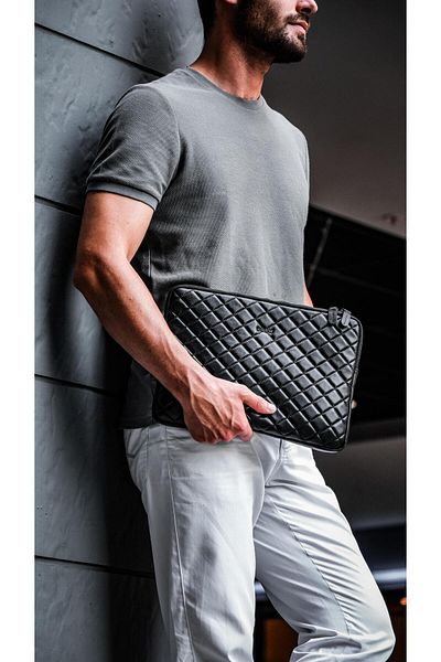 Crew Leather حافظة ماك بوك / جلد طبيعي مطبوع ومبطن - متوافقة مع 13 بوصة و13.3 بوصة