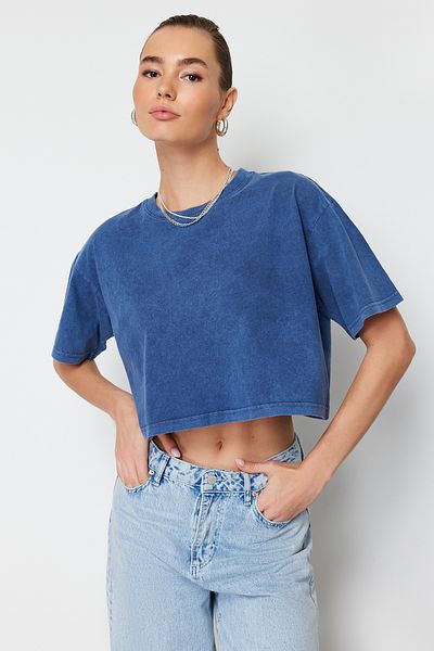 Trendyol Collection Tricou tricotat cu decolteu răsucit, 100% bumbac indigo, cu efect decolorat TWOSS23TS00116