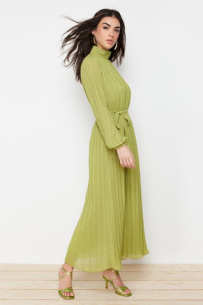 Trendyol Modest Ölgrünes, plissiertes, gewebtes, gefüttertes Chiffonkleid TCTSS24DB00040