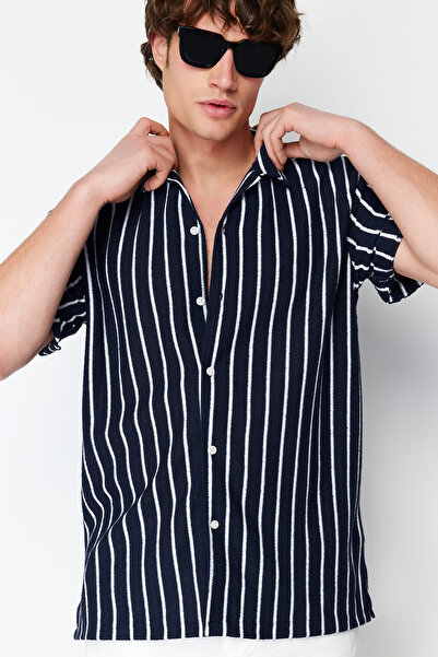 Trendyol Collection Розслаблений темно-синій смугастий светр-сорочка з коміром Apas TMNSS24GO00006