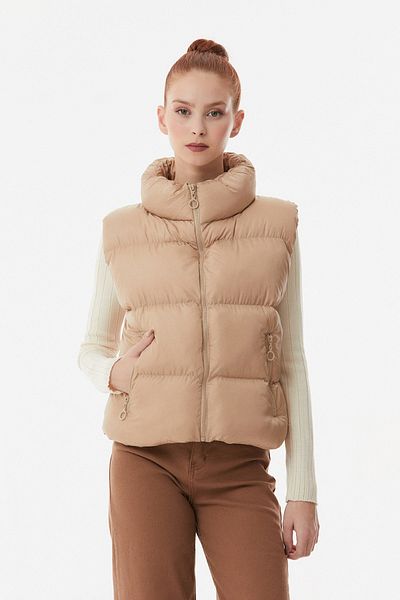 Fulla Moda Пухо жилетка с висока яка