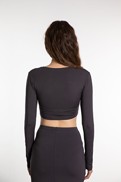 SHEISMONO Soft Touch V-Neck Short Blouse Smoked