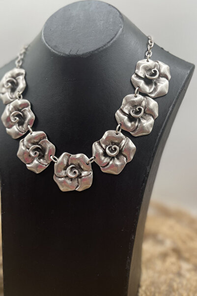Vesaire Accessories Gümüş Kaplama Çiçek Kolye