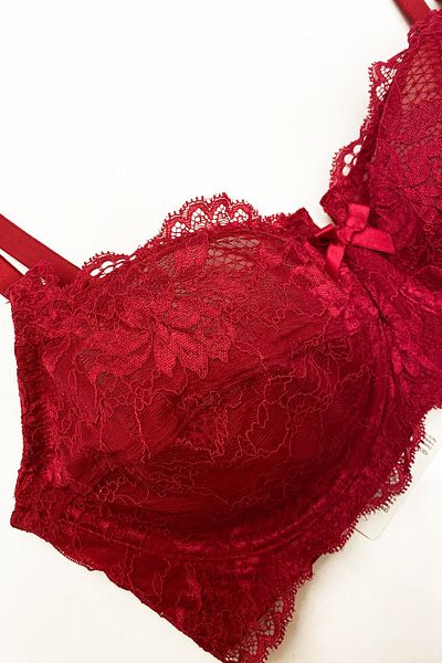 Pierre Cardin Women's Red 7023 Underwire Lace Compressor Minimizer Bra