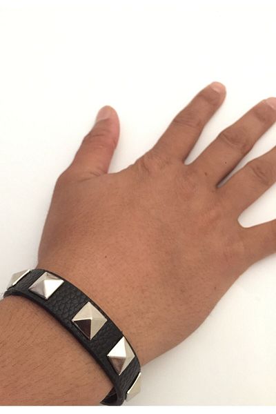 Aksabeltchokers 1.5 Cm Pyramid Bracelet Suitable for 18-20 Cm Wrist Sizes