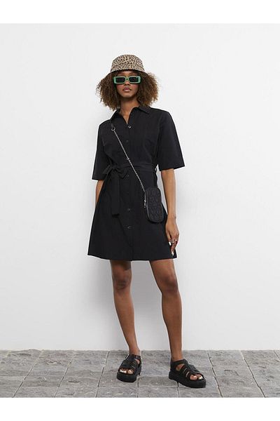 LC Waikiki Γυναικείο φόρεμα LCW Casual Poplin - Πουκάμισο γιακά, κοντομάνικο