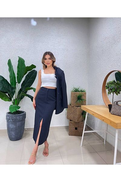 ZF BUTİK OVERSIZED ANZUGKLEID MIT GESTREIFTEM ROCK
