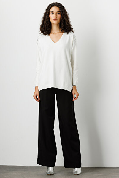 Ekol V-Neck Stone Detailed Ecru Knitwear