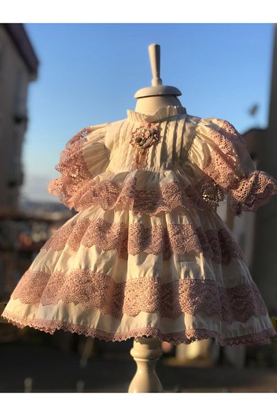 shopland Vintage Birthday Dress with Pink Lace on White Antiallergic Cotton Fabric Top