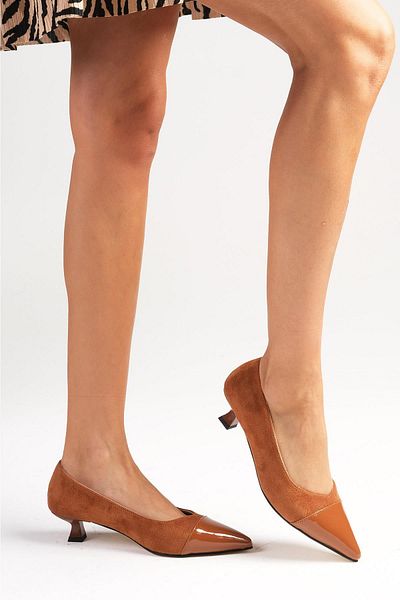 Mio Gusto Elenor Tan Color Patent Leather and Suede Combination Short Heeled Shoes
