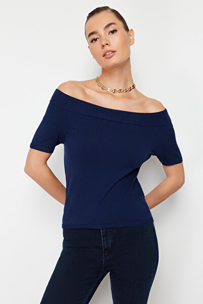 Trendyol Collection Navy Blue Premium/Custom Yarn Carmen Collar Knitwear Sweater TWOSS24KZ00010