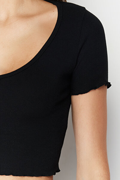 Trendyol Collection Black Pool Collar Baby Overlock Detailed Crop Ribbed Stretchy Knitted Blouse TWOSS24BZ00197
