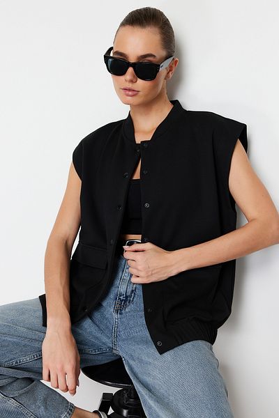 Trendyol Collection Μαύρο κουμπωτό πλεκτό γιλέκο κανονικού/κανονικού προφίλ TWOSS24BZ00316