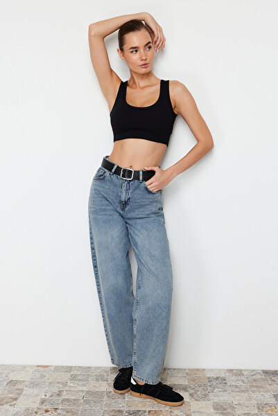 Trendyol Collection Černý pásek Super Crop Corded Flexibilní pletené tílko TWOSS24AL00023