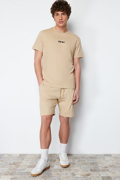 Trendyol Collection Σετ καλοκαιρινές πιτζάμες μπεζ Regular Fit με σορτς TMNSS23PT00038