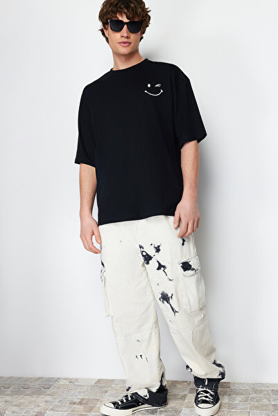 Trendyol Collection Μαύρο oversize βαμβακερό μπλουζάκι με λεπτομέρεια κεντήματος - TMNSS21TS3685