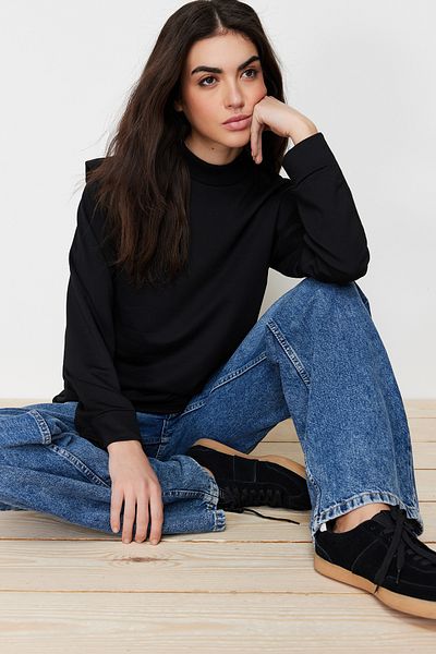 Trendyol Modest Čierna pletená tunika regulárneho strihu - detailné na ramene TCTSS24UK00027