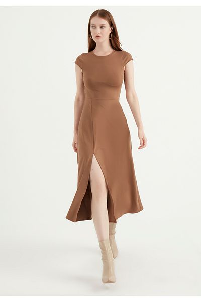 Herita Midikleid mit Schlitz und Detail