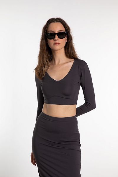 SHEISMONO Κοντή μπλούζα Soft Touch V-Neck Καπνιστή