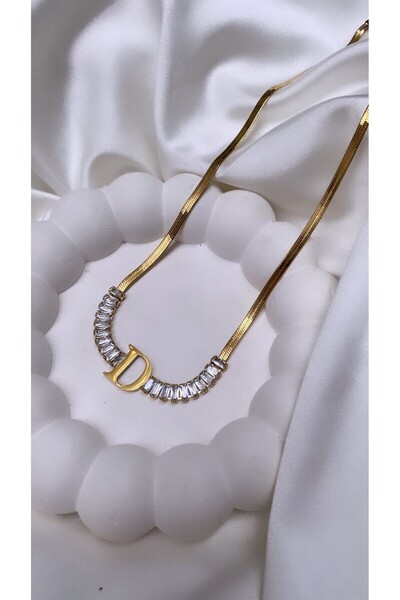 Accessories قلادة على شكل حرف D من الفولاذ باللون الذهبي من Waterway