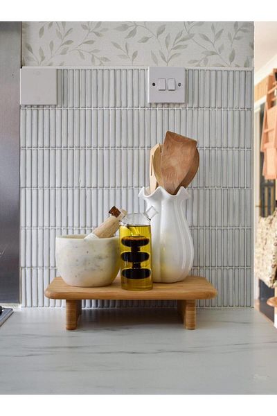 Bastonlu BAMBOO FOOT CUTTING BOARD PRESENTATION RISER STAND ORGANIZER