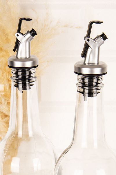 DNS HOME Set of 2 Glass Oil Pots with Wooden Stand Olive Oil Sunflower Oil Bottle Oil Pot 750 ml