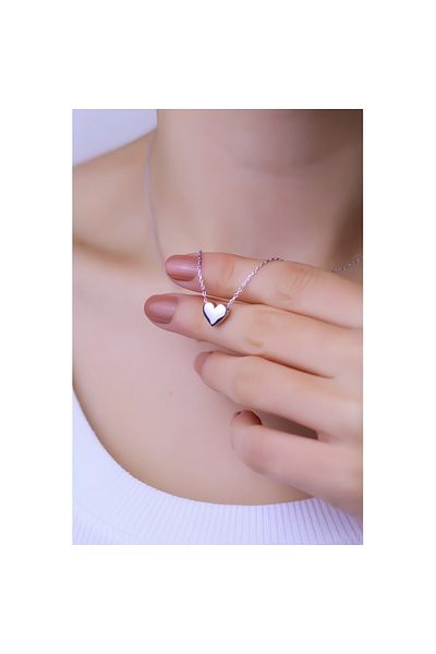 Alze Beauty Silver Color Stylish Heart Necklace