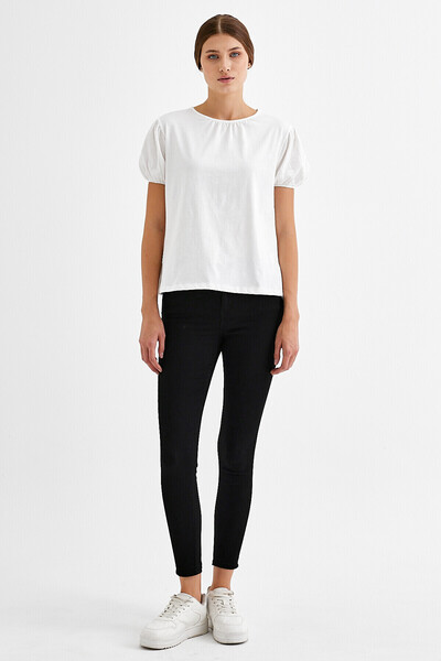 ZACHARIUZ Beyaz Kısa Kollu Bisiklet Yaka Kol Ucu Lastikli Sırt Detaylı T-shir...