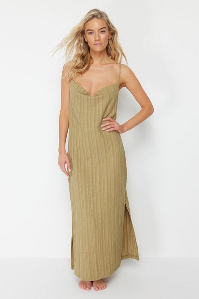 Trendyol Collection Grünes Maxi-Strandkleid aus gewebtem, rückenfreiem Leinengemisch TBESS24EL00070