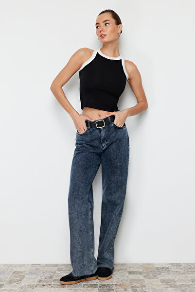 Trendyol Collection Černá ohlávka Kontrastní lemování krku Detailní žebrovaný pružný pletený nátělník TWOSS24AL00027