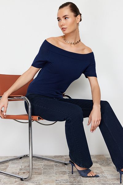 Trendyol Collection Navy Blue Premium/Custom Yarn Carmen Collar Knitwear Sweater TWOSS24KZ00010