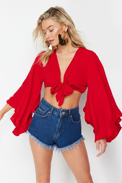 Trendyol Collection Rote, bauchfreie, gewebte Volantbluse TBESS19BB0095