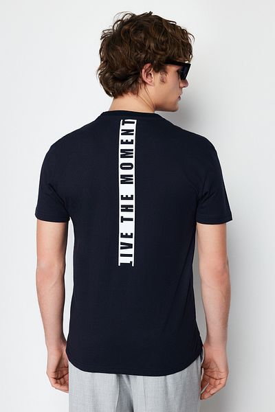 Trendyol Collection Sötétkék szövegnyomott 100% pamut rövid ujjú póló - TMNSS24TS00126