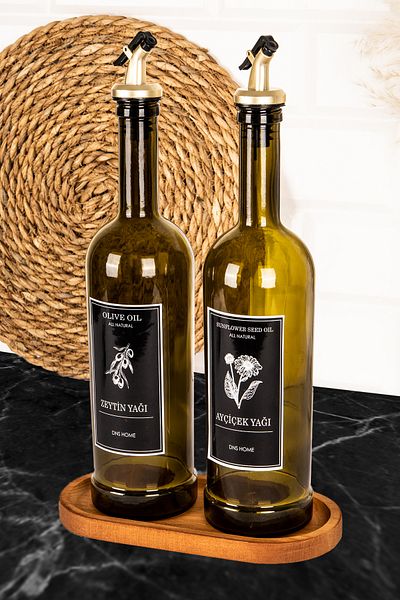 DNS HOME 2-Piece Amber Glass Oil Pot with Wooden Stand Olive Oil Sunflower Oil Bottle Gold Lock Cap Oil Pot 750 ml