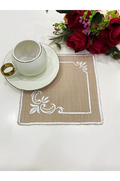 İNCİ ÇEYİZ 6 броя салфетки и подложки за кафе и коктейл с бродерия Maraş върху ленен плат