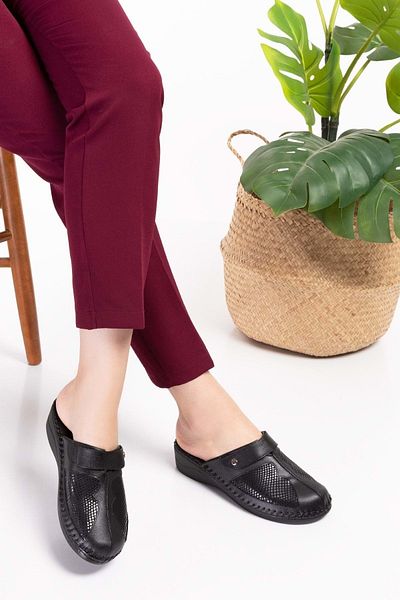 Akgün Terlik Women's Genuine Leather Black Skin Hallux Valgus (bone Protrusion) Orthopedic Slippers