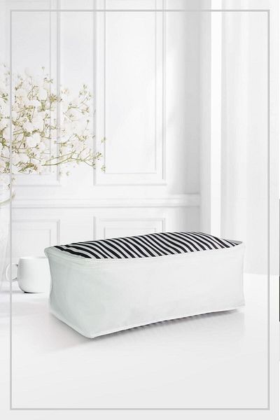 Vedsey Home Organizer منظم ملابس مخطط باللون الأزرق الداكن - قاعدة متوسطة الحجم مقاس 50 × 25 × 20 سم وسرير أريكة