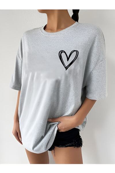AY MONTANA White Oversize T-Shirt - Minimal Heart Printed