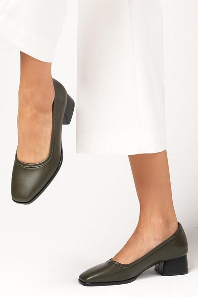 Mio Gusto Mona Oil Green Color Blunt Toe Thick Sole Women's Short Heeled Shoes