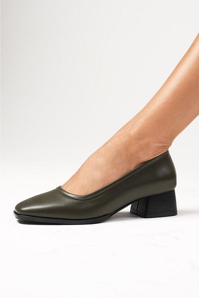 Mio Gusto Mona Oil Green Color Blunt Toe Thick Sole Women's Short Heeled Shoes