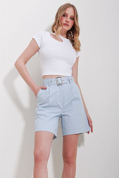 Trend Alaçatı Stili Women's Blue Double Pocket Waist Belted Gabardine Shorts ALC-X11501