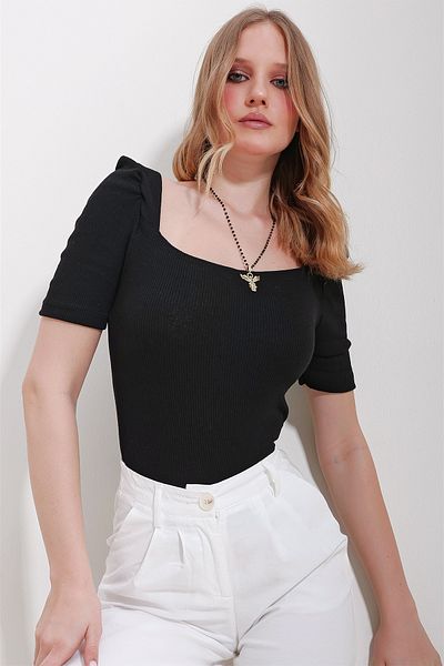 Trend Alaçatı Stili Woman's Black Square Neck Princess Sleeve Regular Fit Blouse ALC-X8605