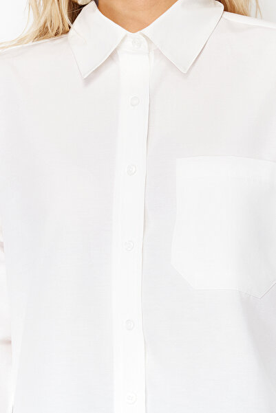 Trendyol Collection Ecru Basic Pocketed Back Pleatless Woven Shirt TWOSS24GO00079