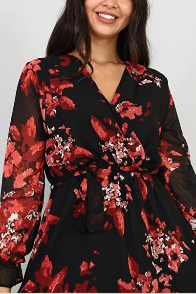 zks grup tekstil Fekete duplasoros nyakkivágású, rövid bélésű piros virágmintás nagy méretű sifon ruha