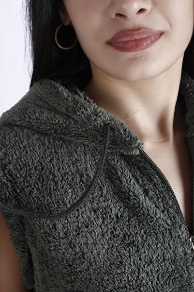 Azıcık Akıllı Kadın Haki Peluş Yumoş Fermuarlı Kapüşonlu Yelek 22kylkpelo